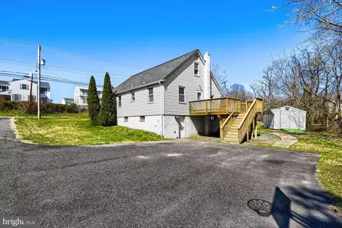Exterior - 4425 E Joppa Rd, Perry Hall, MD 21128 photo 6 of 7