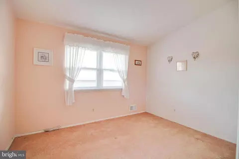 Bedroom - 3429 Edcrest Rd, Windsor Mill, MD 21244 photo 5 of 7