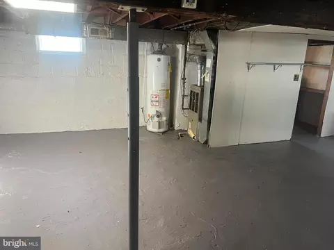 Entry Way - 3016 Salisbury Ave, Sparrows Point, MD 21219 photo 2 of 2