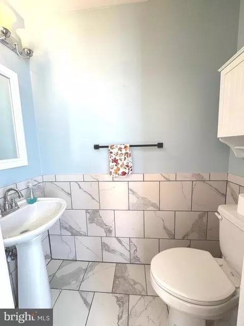 Bath - 18 Ingate Ter #4402, Halethorpe, MD 21227 photo 2 of 4