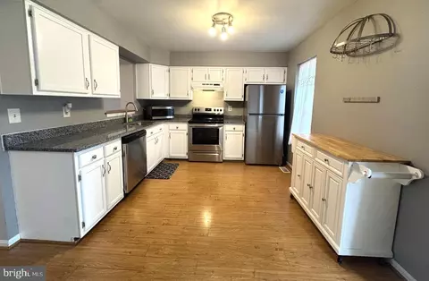 Kitchen - 18 Ingate Ter #4402, Halethorpe, MD 21227 photo 1 of 3