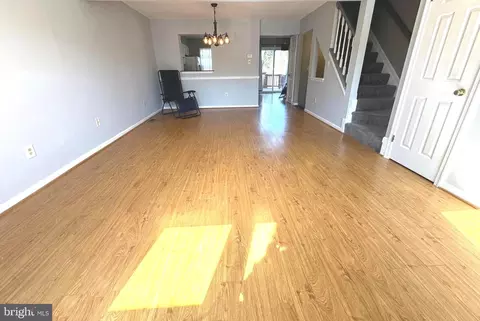 Living - 18 Ingate Ter #4402, Halethorpe, MD 21227 photo 3 of 4