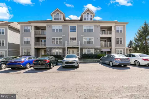 8809 Stone Ridge Cir #201, Pikesville, MD 21208