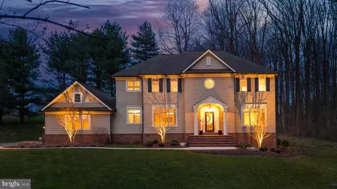 11 Hillsyde Ct, Cockeysville, MD 21030