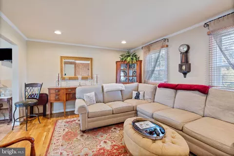 Living - 14210 Manor Rd, Phoenix, MD 21131 photo 1 of 3