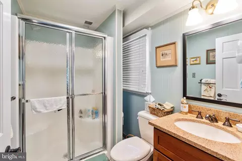 Bath - 14210 Manor Rd, Phoenix, MD 21131 photo 6 of 6