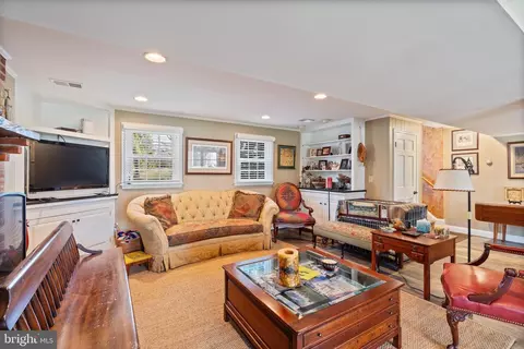 Living - 14210 Manor Rd, Phoenix, MD 21131 photo 2 of 3