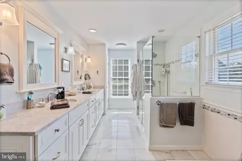 Bath - 14210 Manor Rd, Phoenix, MD 21131 photo 2 of 6