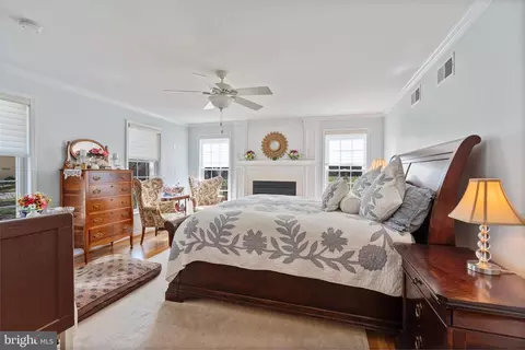 Bedroom - 14210 Manor Rd, Phoenix, MD 21131 photo 3 of 8