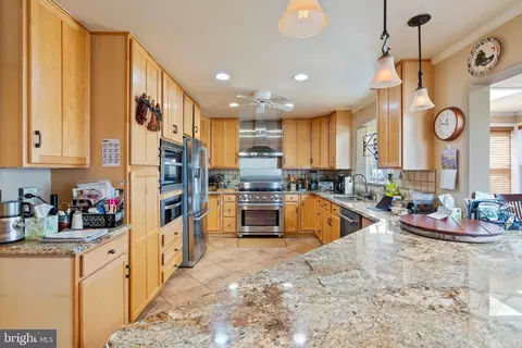 Kitchen - 14210 Manor Rd, Phoenix, MD 21131 photo 4 of 8