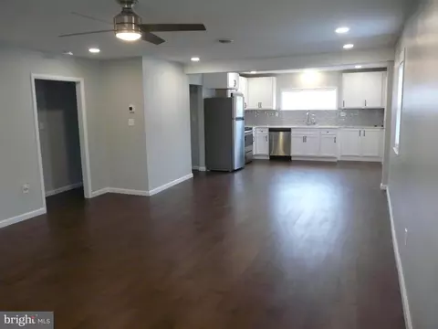 Living - 1009 Fuselage Ave, Middle River, MD 21220 photo 2 of 3