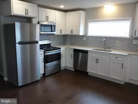 Kitchen - 1009 Fuselage Ave, Middle River, MD 21220 photo 1 of 1