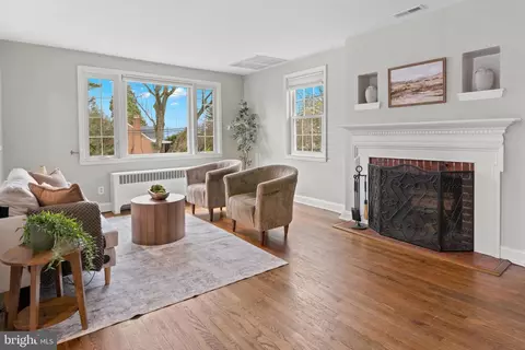Living - 2029 Old Frederick, Catonsville, MD 21228 photo 3 of 5