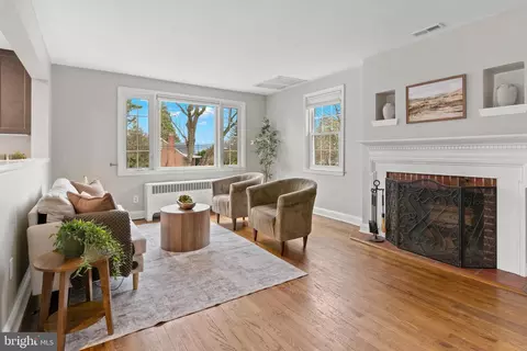 Living - 2029 Old Frederick, Catonsville, MD 21228 photo 2 of 5