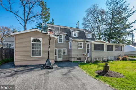 2532 Hillcrest Ave, Parkville, MD 21234