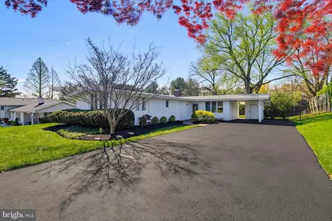 3415 Manor Hill Rd, Pikesville, MD 21208