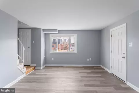 Living - 710 Kingston Rd, Middle River, MD 21220 photo 2 of 7