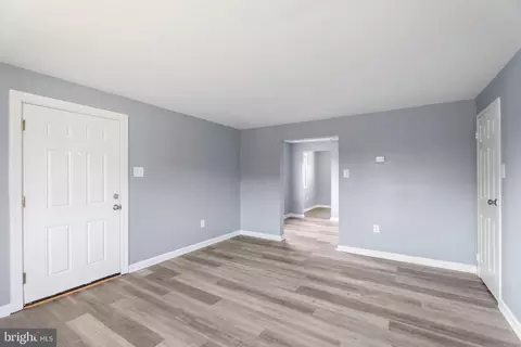 Living - 710 Kingston Rd, Middle River, MD 21220 photo 4 of 7