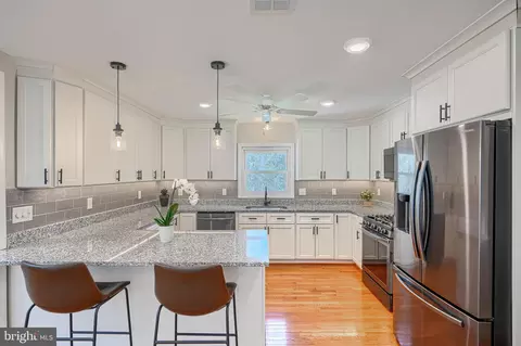 Kitchen - 802 Stone Barn Rd, Towson, MD 21286 photo 4 of 7