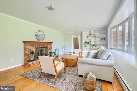 Living - 802 Stone Barn Rd, Towson, MD 21286 photo 2 of 12