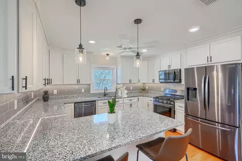 Kitchen - 802 Stone Barn Rd, Towson, MD 21286 photo 3 of 7