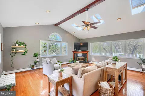 Living - 802 Stone Barn Rd, Towson, MD 21286 photo 7 of 12