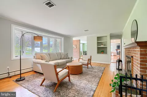 Living - 802 Stone Barn Rd, Towson, MD 21286 photo 4 of 12