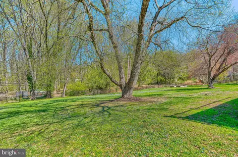 Exterior - 802 Stone Barn Rd, Towson, MD 21286 photo 8 of 13