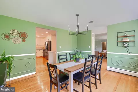 Dining - 802 Stone Barn Rd, Towson, MD 21286 photo 2 of 4