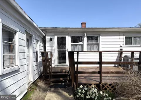 Exterior - 115 Compass Rd, Middle River, MD 21220 photo 1 of 2