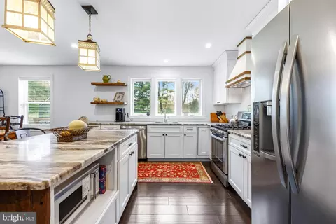 Kitchen - 4126 Hedgehill Ln, Phoenix, MD 21131 photo 3 of 7