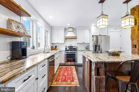 Kitchen - 4126 Hedgehill Ln, Phoenix, MD 21131 photo 2 of 7