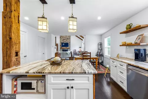 Kitchen - 4126 Hedgehill Ln, Phoenix, MD 21131 photo 7 of 7