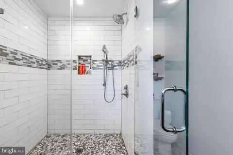 Bath - 4126 Hedgehill Ln, Phoenix, MD 21131 photo 4 of 5