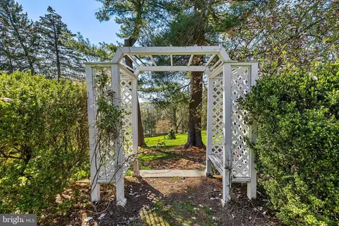 Exterior - 7 Devon Hill Rd #A4, Baltimore, MD 21210 photo 2 of 10