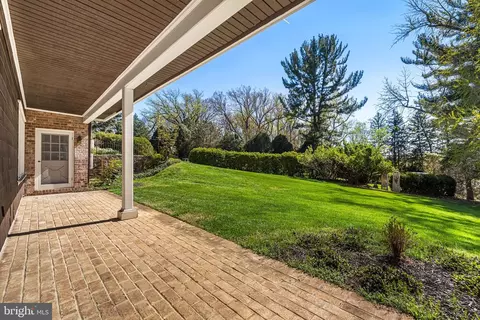 Exterior - 7 Devon Hill Rd #A4, Baltimore, MD 21210 photo 8 of 10