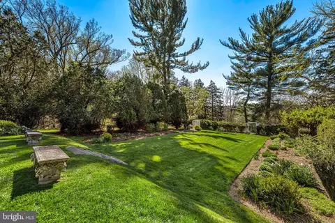 Exterior - 7 Devon Hill Rd #A4, Baltimore, MD 21210 photo 6 of 10