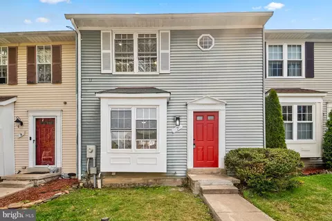 7 Prestwick Sq, Catonsville, MD 21228