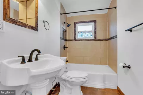 Bath - 1948 Quentin, Dundalk, MD 21222 photo 1 of 1