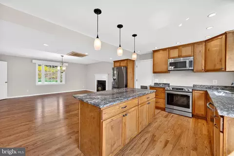 Kitchen - 19635 Eagle Mill Rd, Parkton, MD 21120 photo 6 of 8