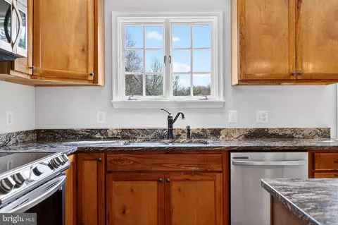 Kitchen - 19635 Eagle Mill Rd, Parkton, MD 21120 photo 3 of 8