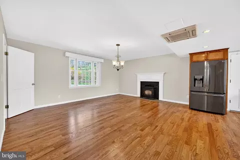Living - 19635 Eagle Mill Rd, Parkton, MD 21120 photo 2 of 13