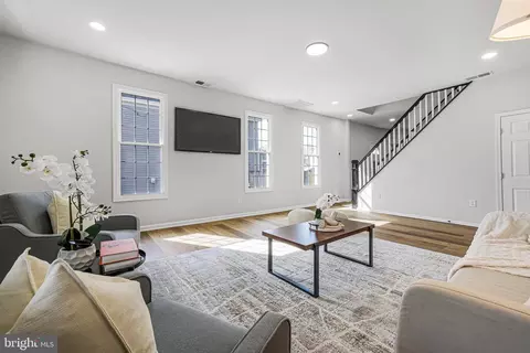 Living - 106 4th Ave, Halethorpe, MD 21227 photo 5 of 5