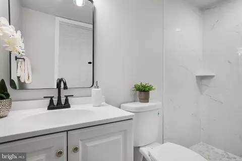 Bath - 106 4th Ave, Halethorpe, MD 21227 photo 5 of 6