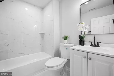 Bath - 106 4th Ave, Halethorpe, MD 21227 photo 1 of 6