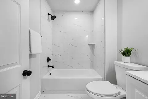 Bath - 106 4th Ave, Halethorpe, MD 21227 photo 3 of 6