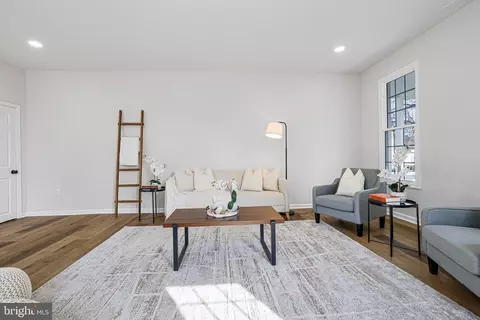 Living - 106 4th Ave, Halethorpe, MD 21227 photo 3 of 5