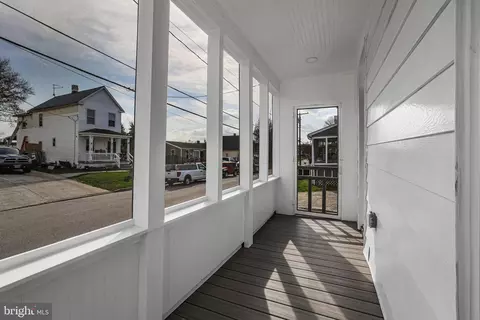 Exterior - 106 4th Ave, Halethorpe, MD 21227 photo 4 of 5
