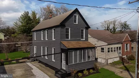 106 4th Ave, Halethorpe, MD 21227