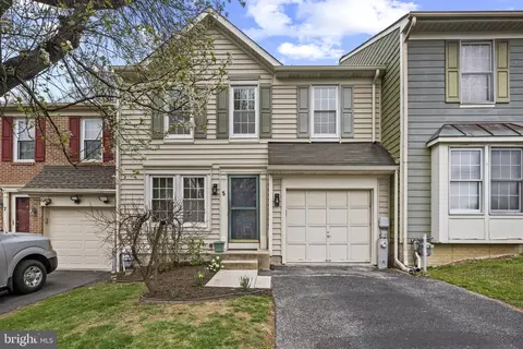 5 Wincrest Ct, Pikesville, MD 21208